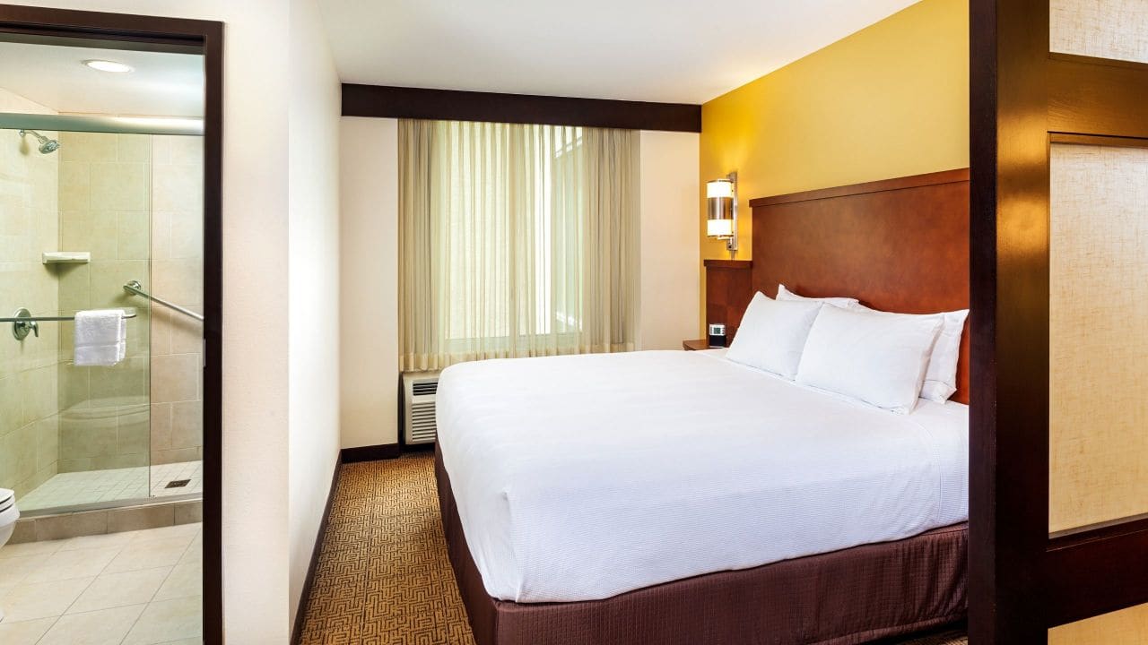 Hyatt-Place-Carlsbad-King-bed-suite
